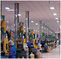 24 Vertical Injection Machines, Workshop